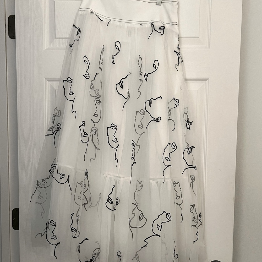 Fun billowy long skirt. Sz S, Beulah. Zipper on side